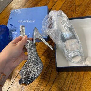 Silver Glitter Slingback Platform Heels - size 8 NEVER USED